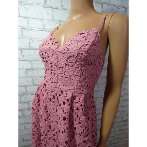 $89 Astr The Label Pink Mauve Lace Midi Dress XS NEW A516 - Picture 10 of 15